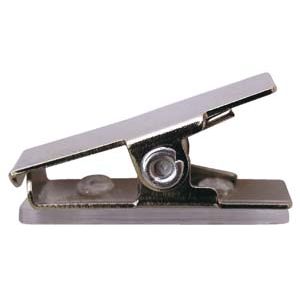Metalliklipsi muovitaustalla ( 50 kpl / ps.)